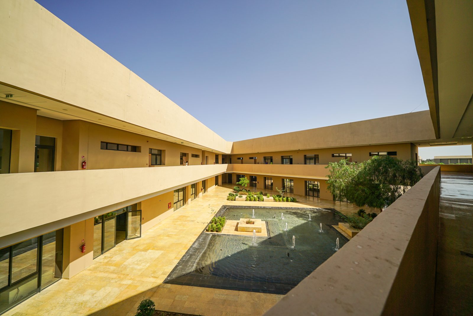 Cour intérieure du Lycée Mohammed VI d'Excellence — Benguerir